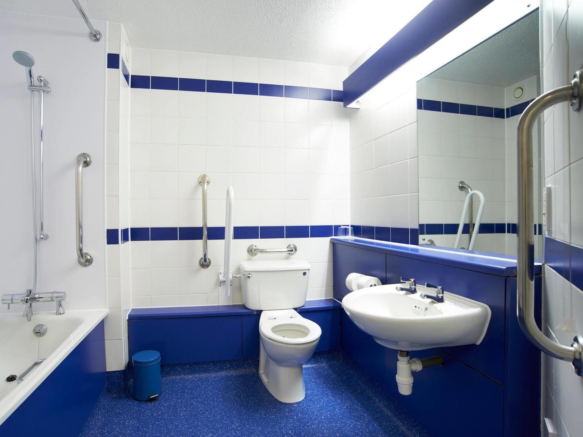 Travelodge Birmingham Central Broadway Plaza Ngoại thất bức ảnh