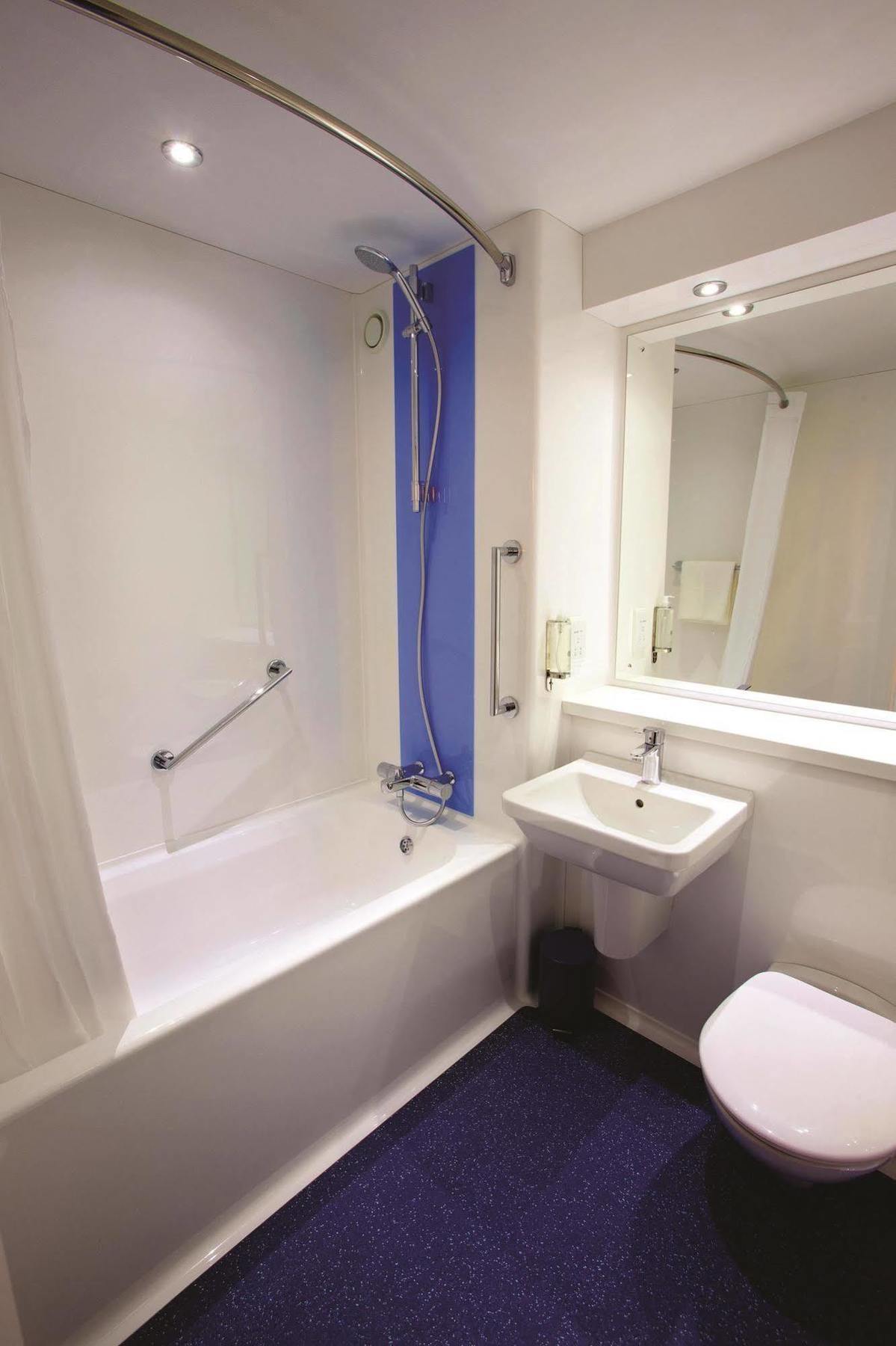 Travelodge Birmingham Central Broadway Plaza Ngoại thất bức ảnh