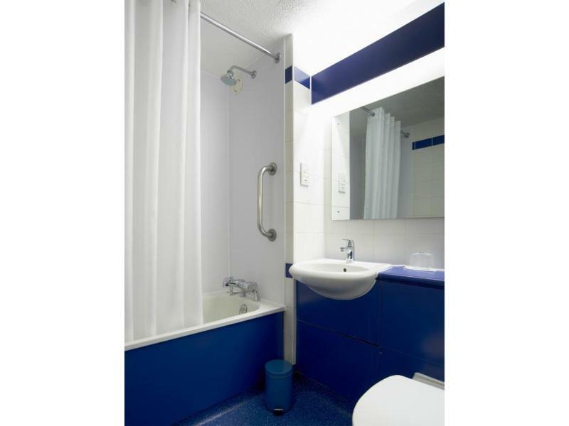 Travelodge Birmingham Central Broadway Plaza Ngoại thất bức ảnh