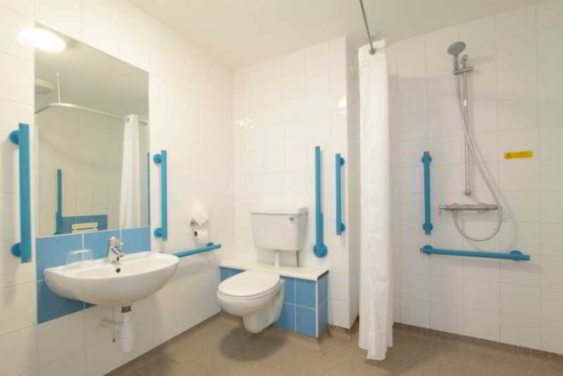 Travelodge Birmingham Central Broadway Plaza Ngoại thất bức ảnh